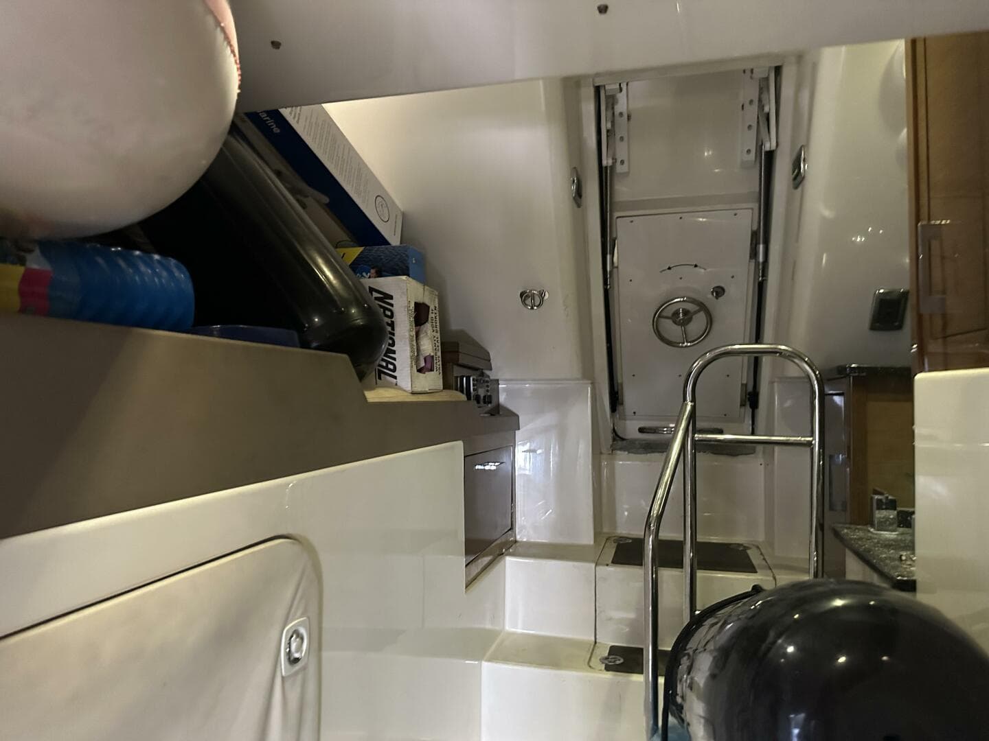 2013 Marquis 630 Sport Yacht — photo 38