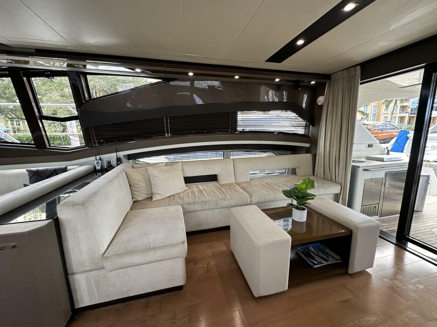 2013 Marquis 630 Sport Yacht — photo 12