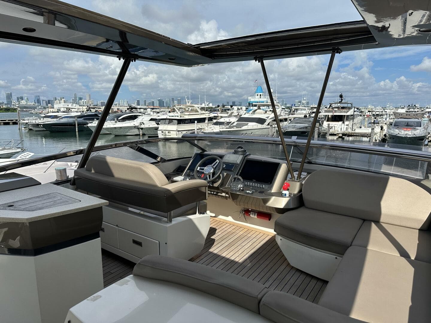 2013 Marquis 630 Sport Yacht — photo 89