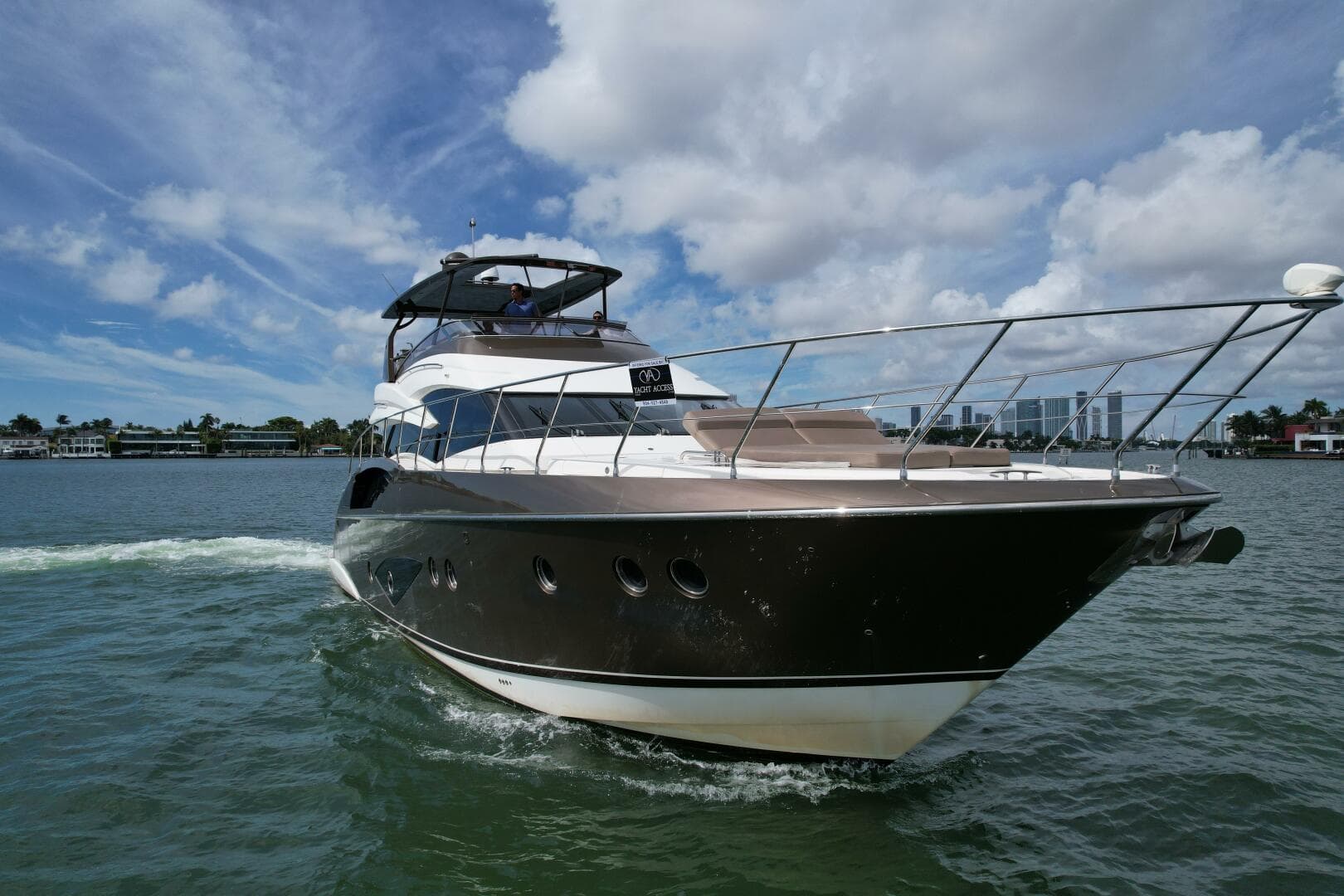 2013 Marquis 630 Sport Yacht — photo 6