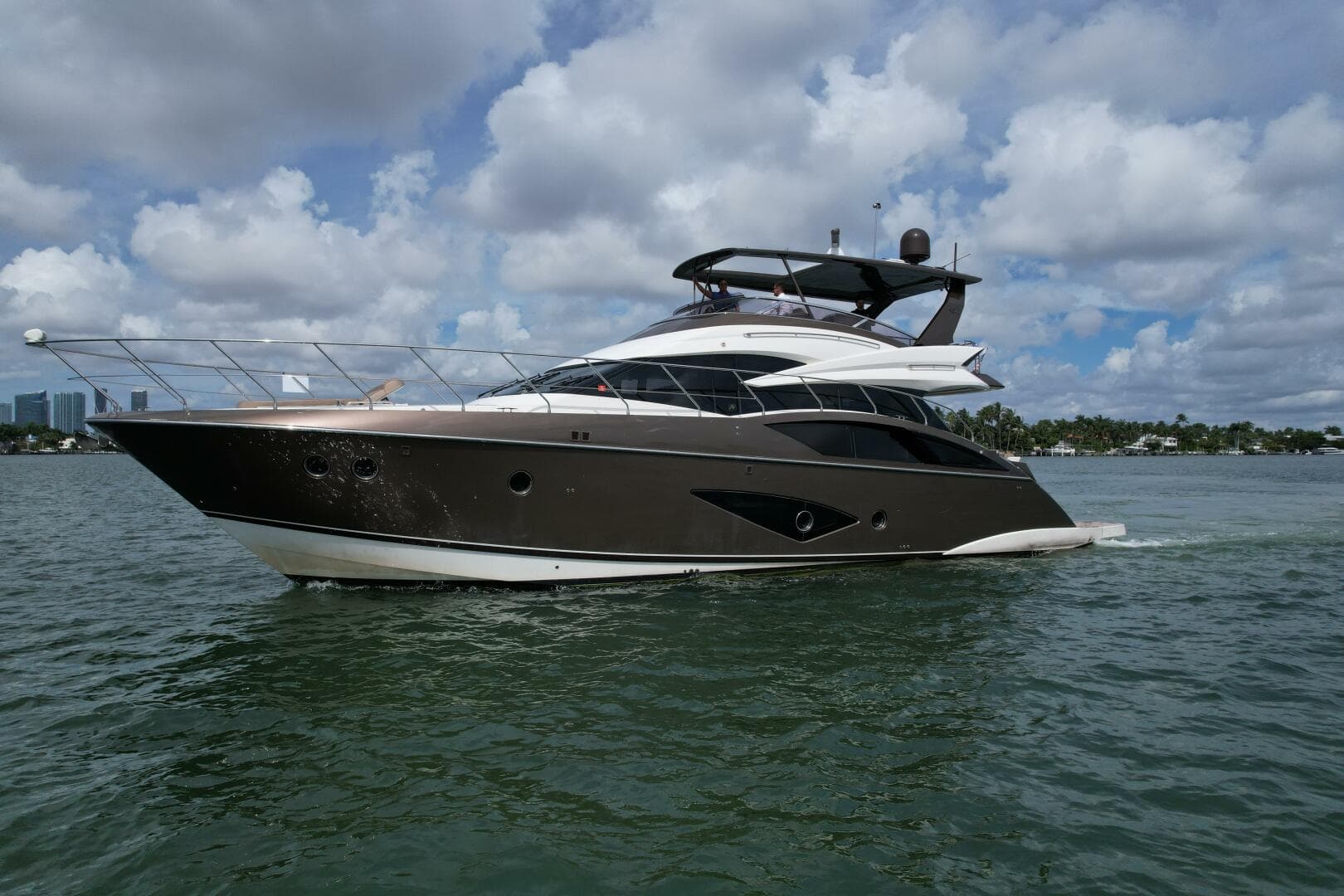 2013 Marquis 630 Sport Yacht — photo 7