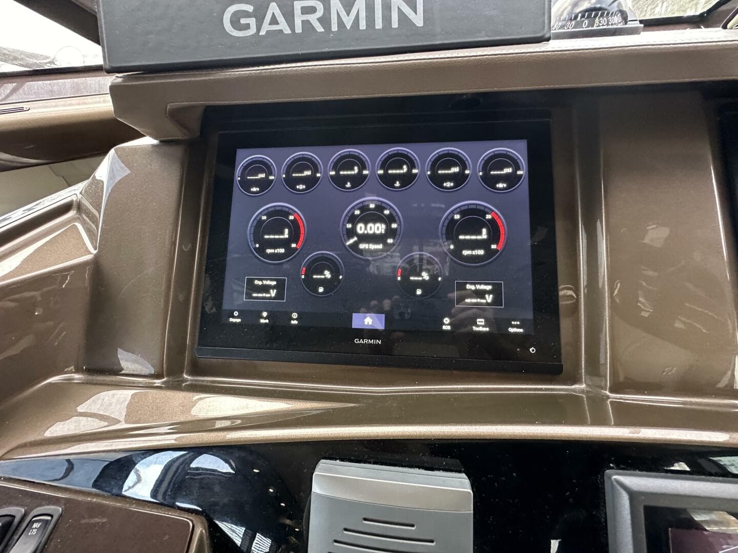 2013 Marquis 630 Sport Yacht — photo 29