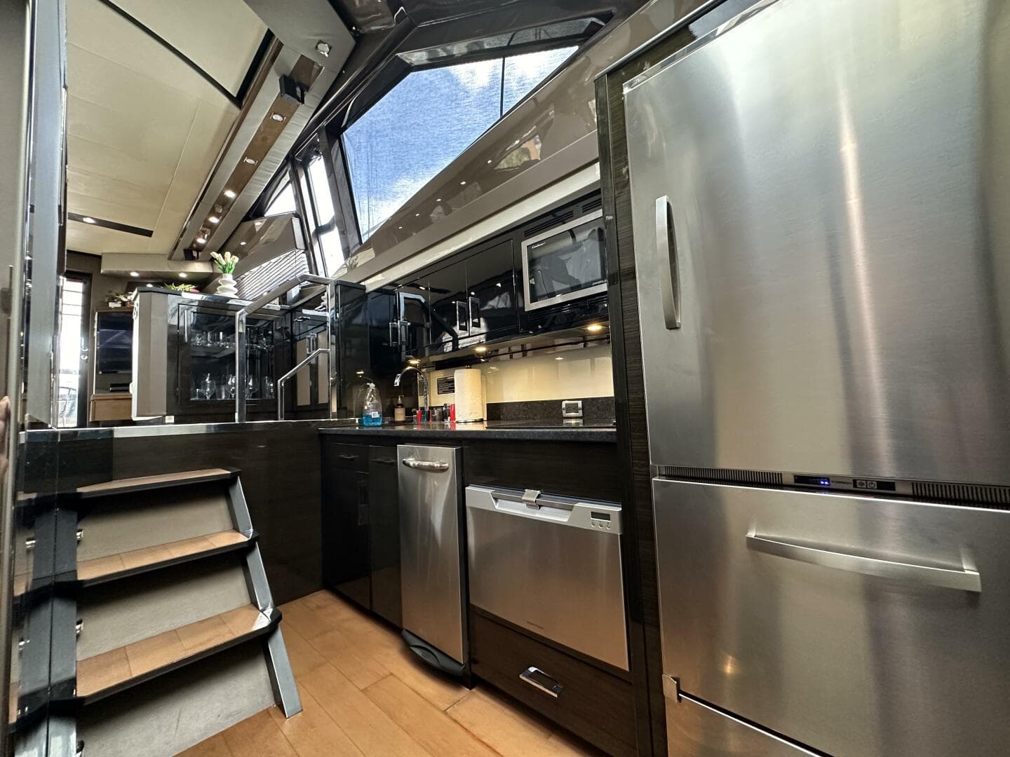 2013 Marquis 630 Sport Yacht — photo 130