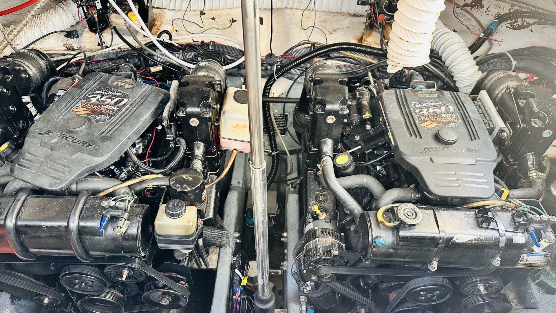 2007 Rinker 350 Express Cruiser — photo 22