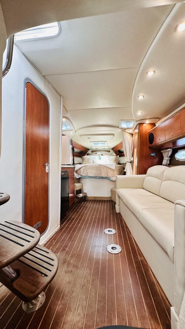 2007 Rinker 350 Express Cruiser — photo 13