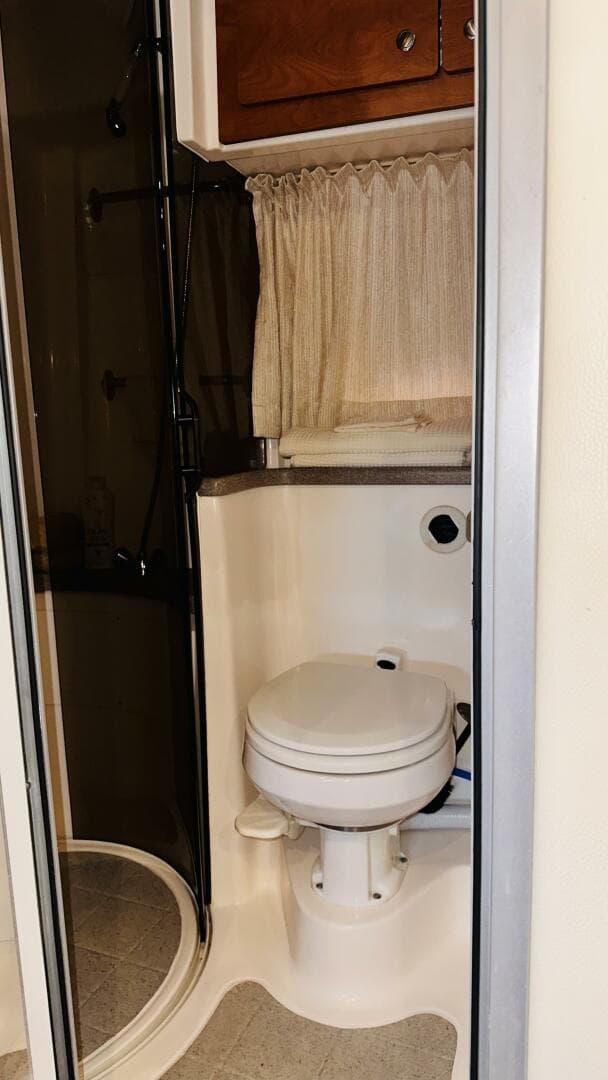 2007 Rinker 350 Express Cruiser — photo 17