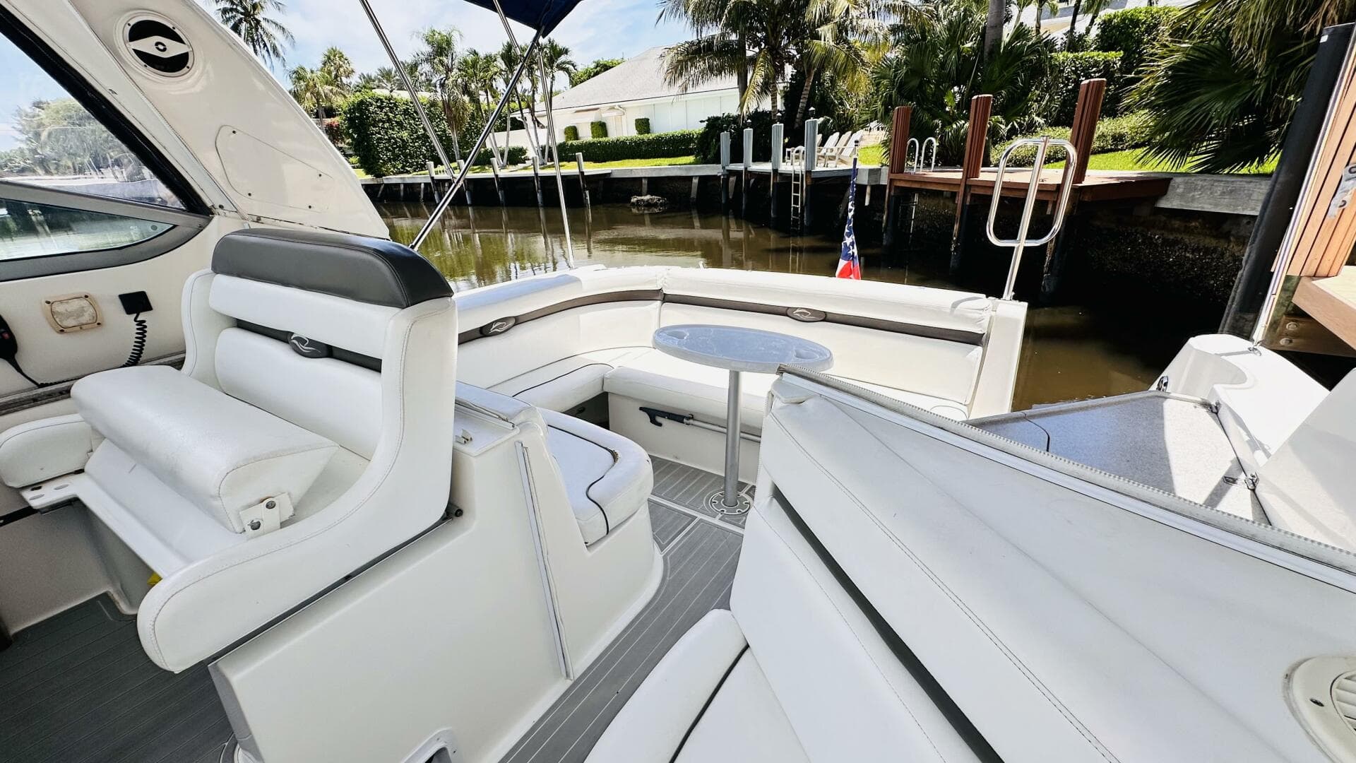 2007 Rinker 350 Express Cruiser — photo 8