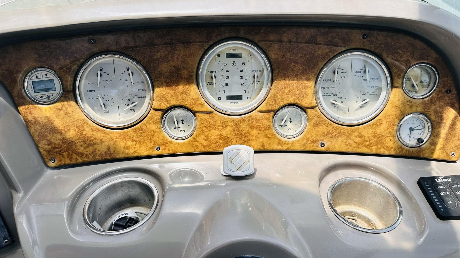 2007 Rinker 350 Express Cruiser — photo 19