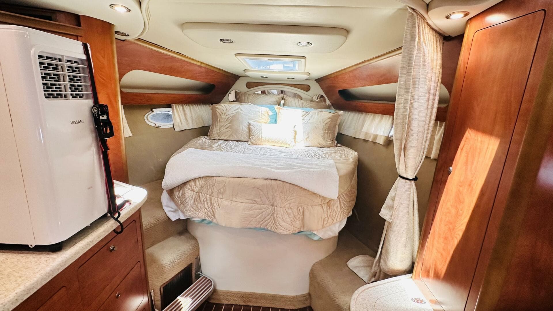 2007 Rinker 350 Express Cruiser — photo 11