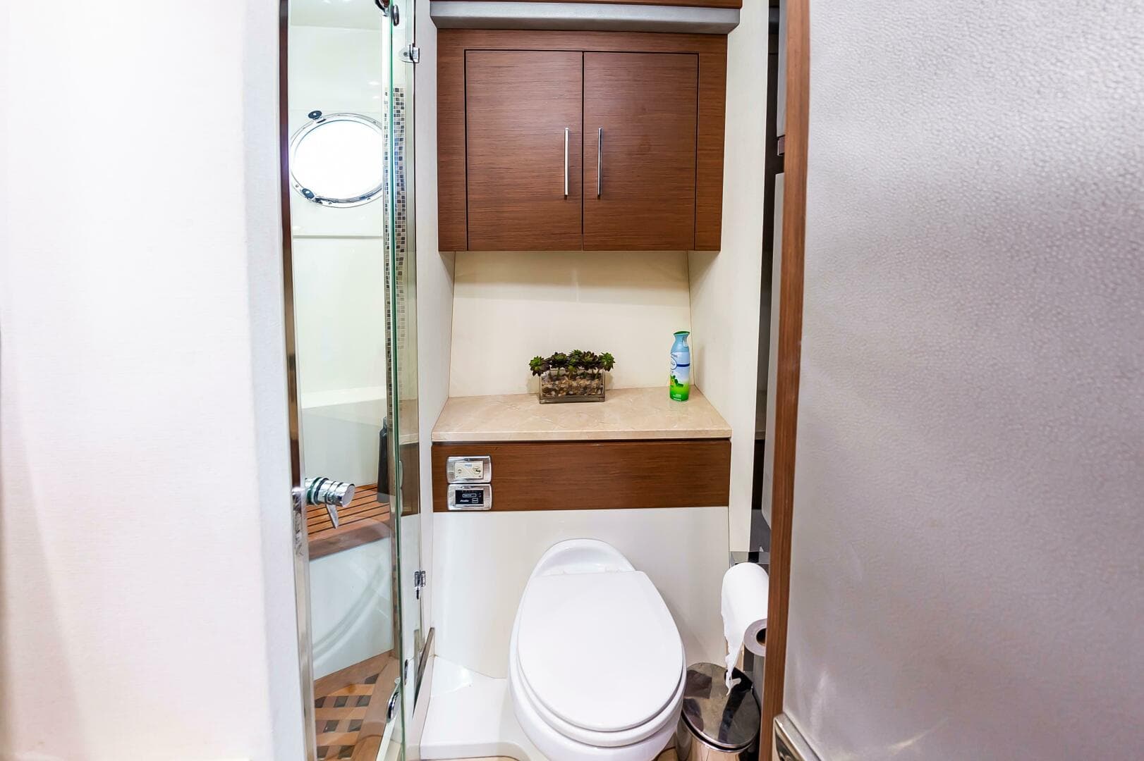 2013 Marquis 63 Sport Yacht — photo 68