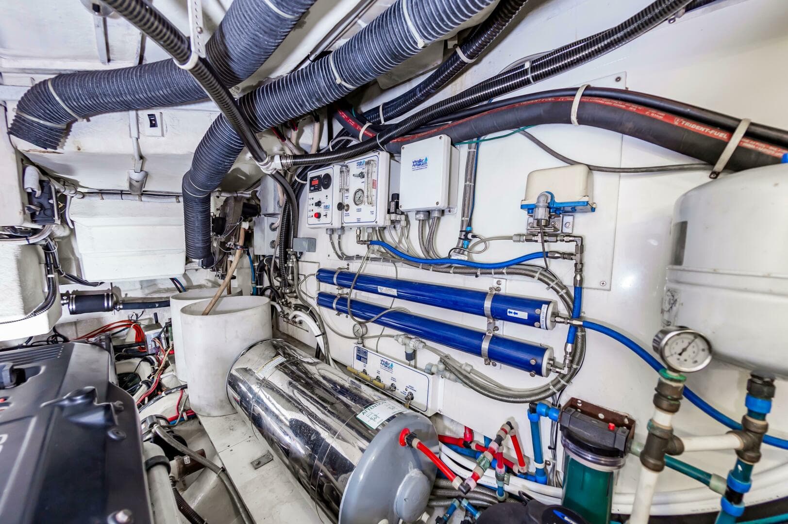 2013 Marquis 63 Sport Yacht — photo 78