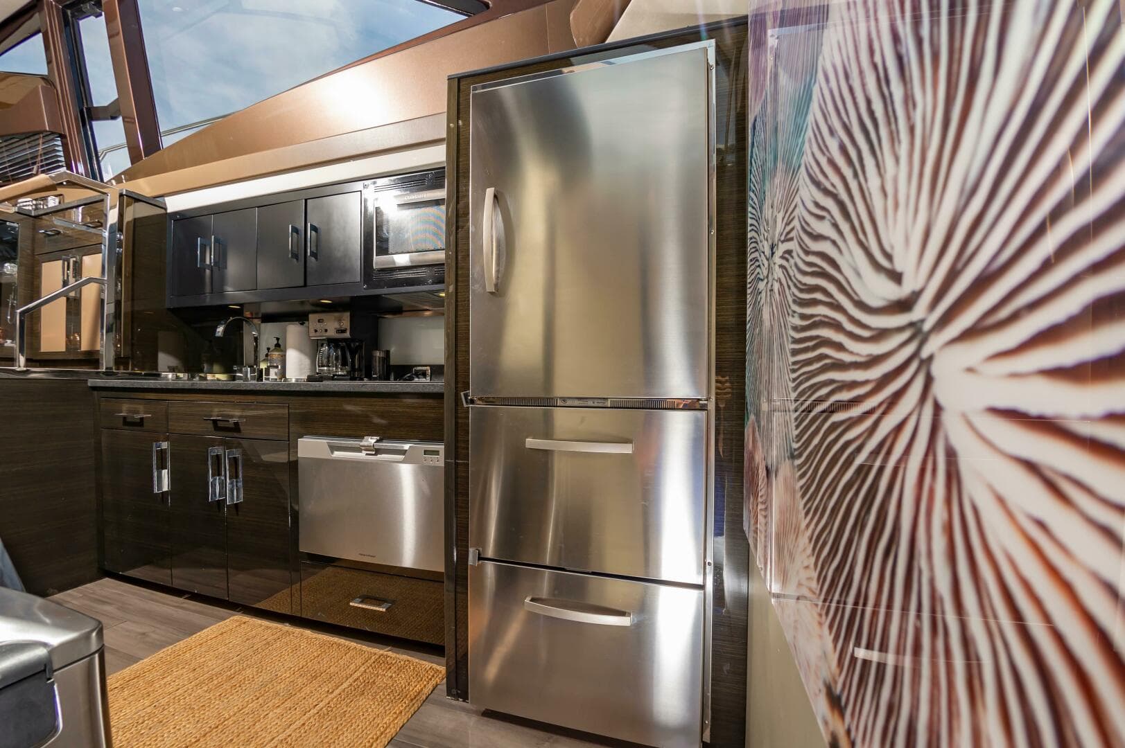 2013 Marquis 63 Sport Yacht — photo 39