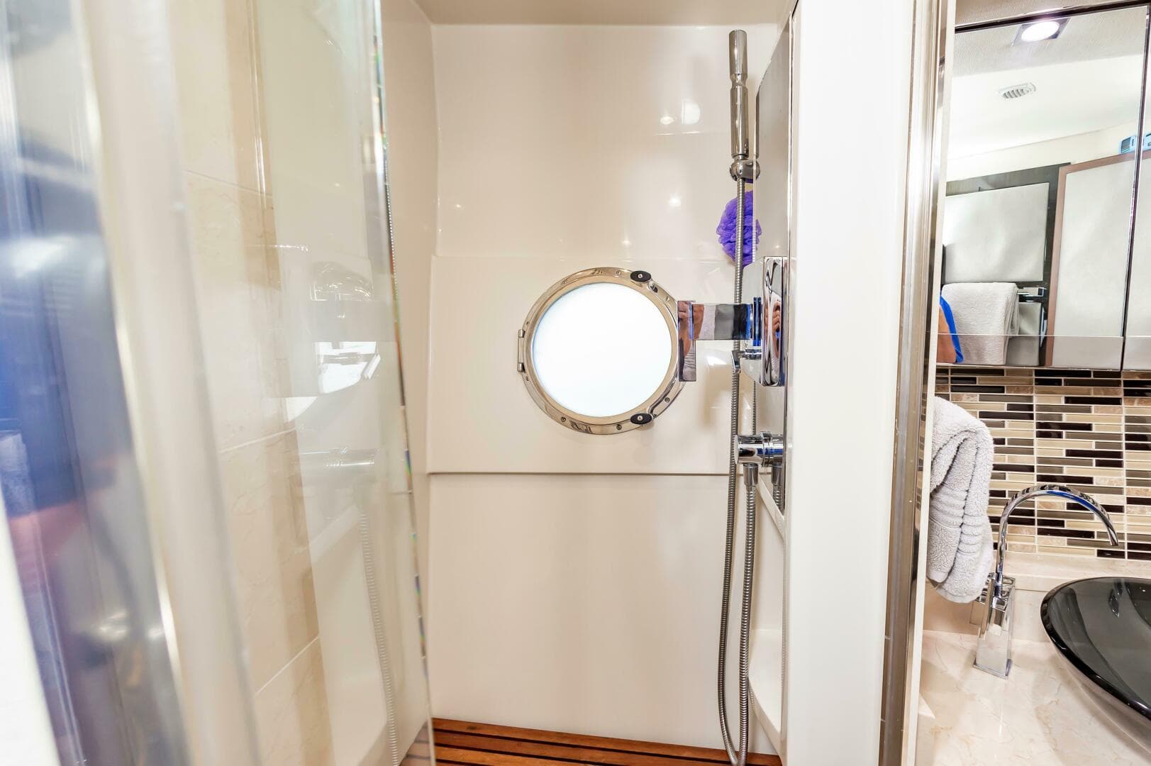 2013 Marquis 63 Sport Yacht — photo 60