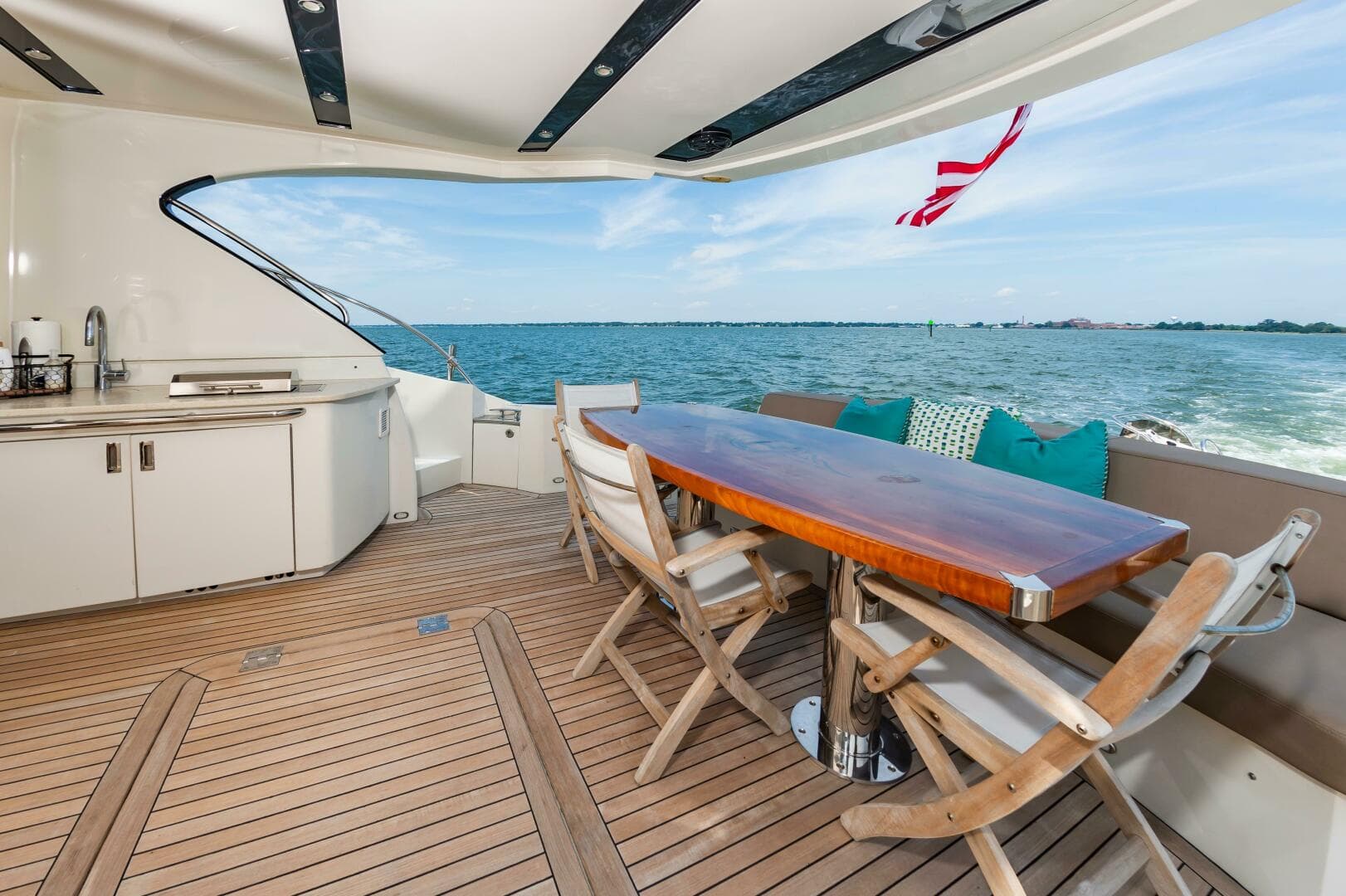 2013 Marquis 63 Sport Yacht — photo 23