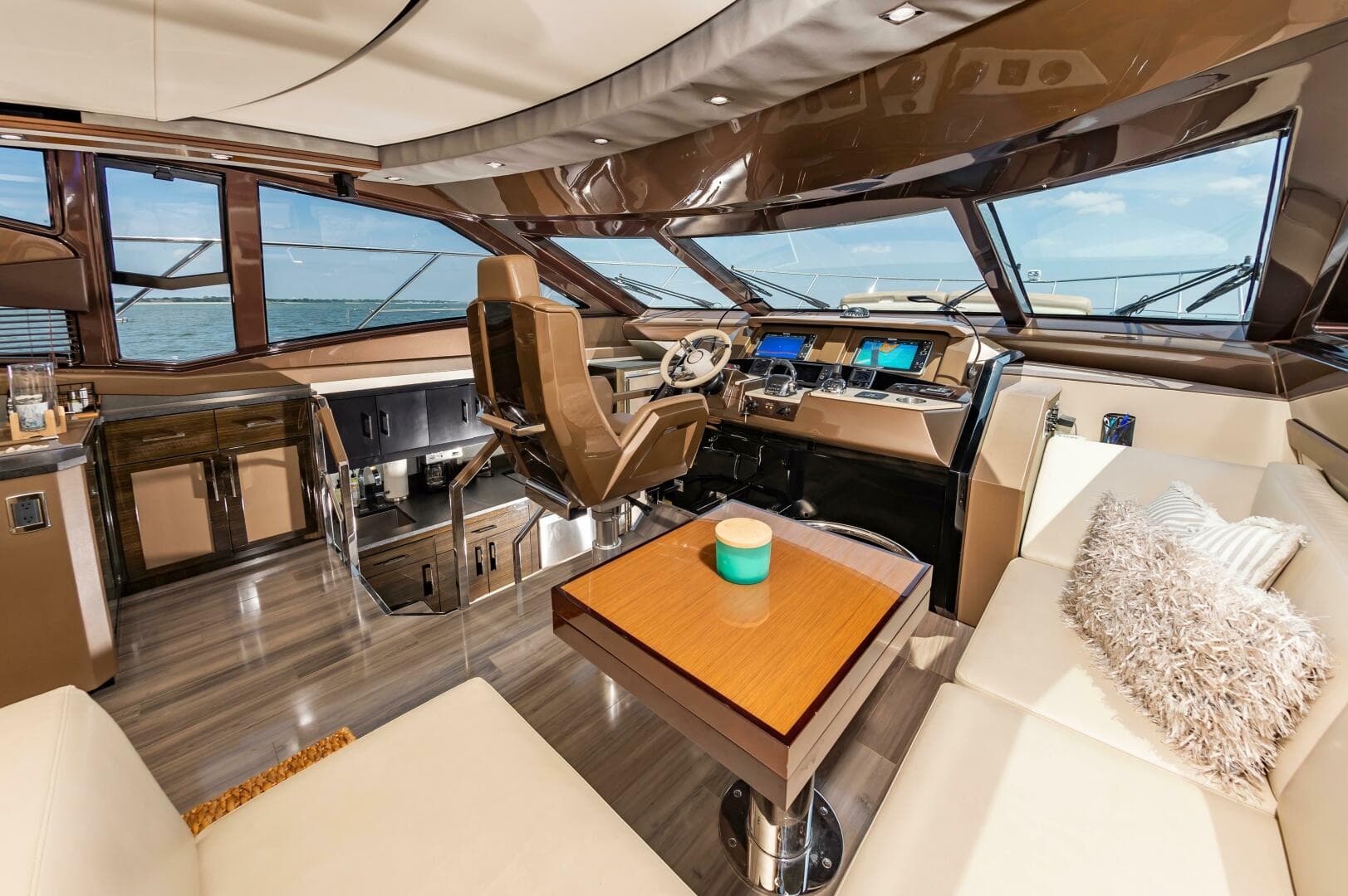 2013 Marquis 63 Sport Yacht — photo 29