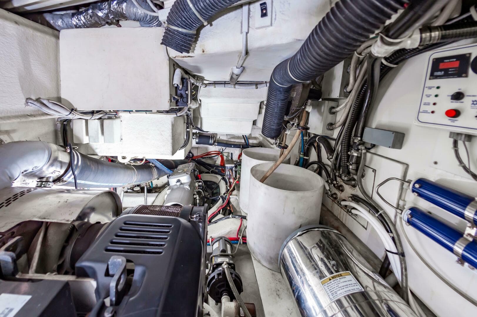 2013 Marquis 63 Sport Yacht — photo 79