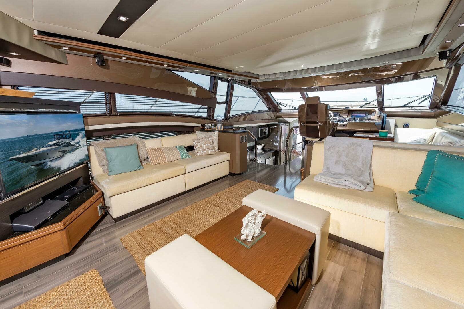 2013 Marquis 63 Sport Yacht — photo 26