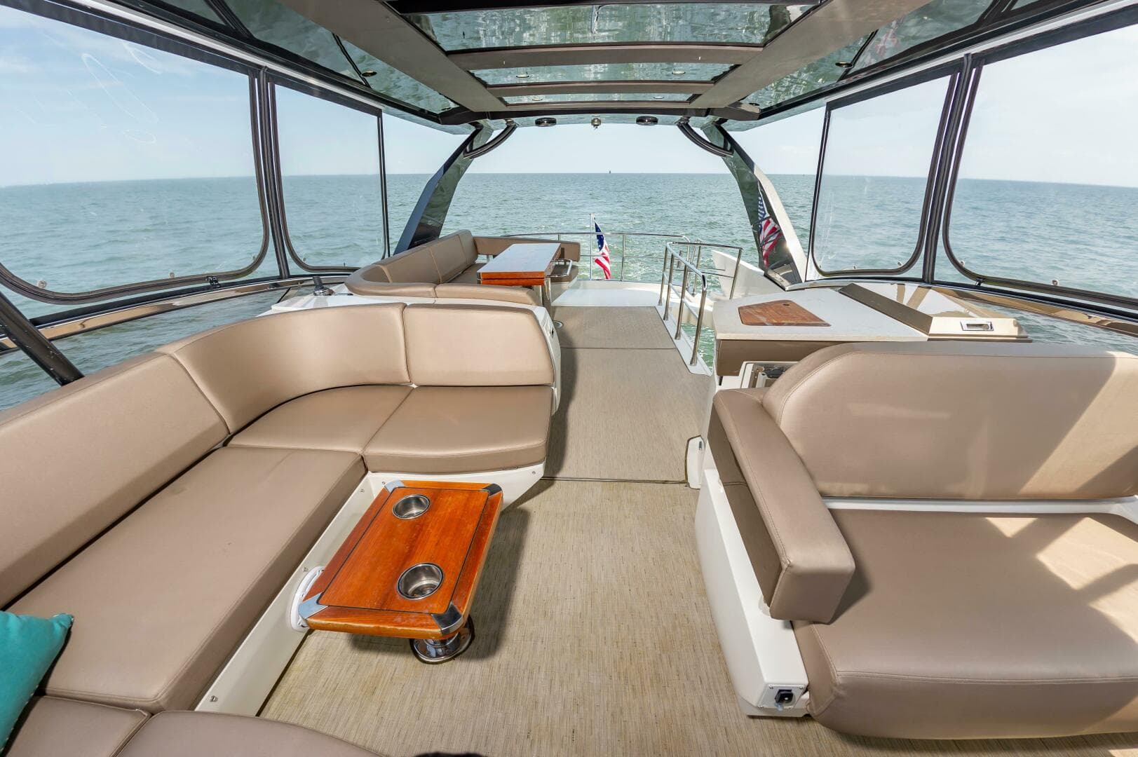 2013 Marquis 63 Sport Yacht — photo 16