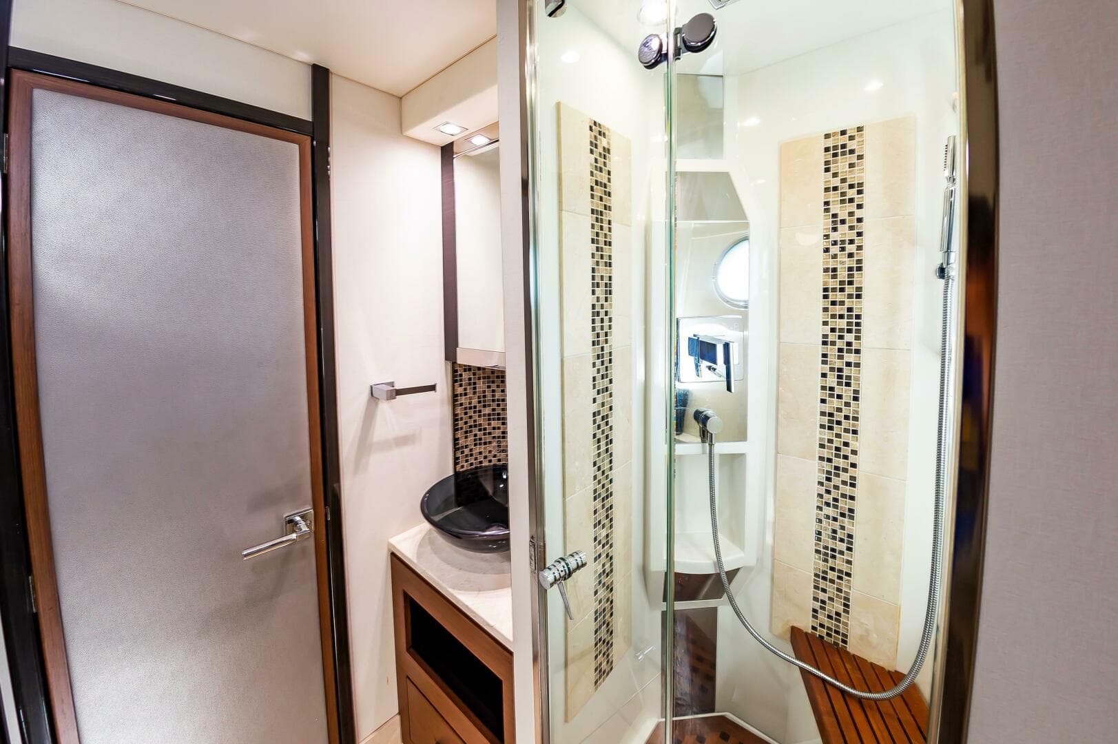 2013 Marquis 63 Sport Yacht — photo 71