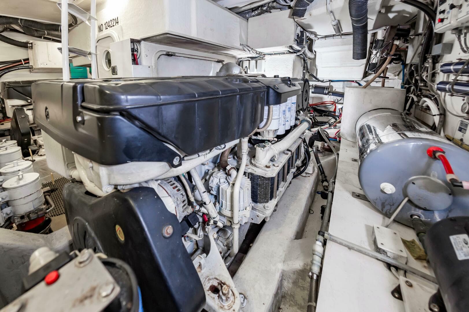 2013 Marquis 63 Sport Yacht — photo 76