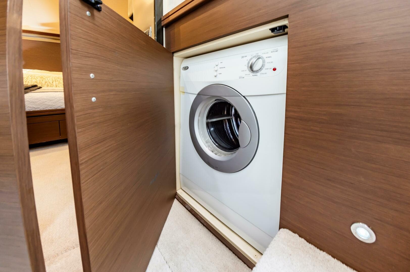 2013 Marquis 63 Sport Yacht — photo 41