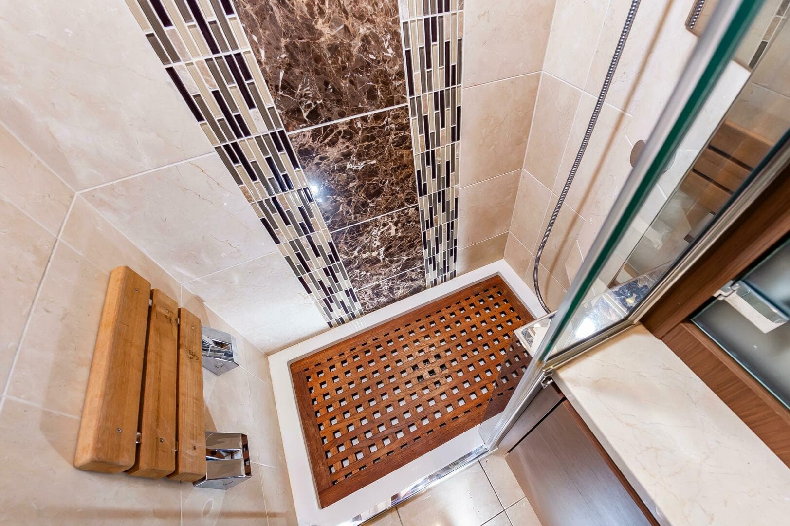 2013 Marquis 63 Sport Yacht — photo 53