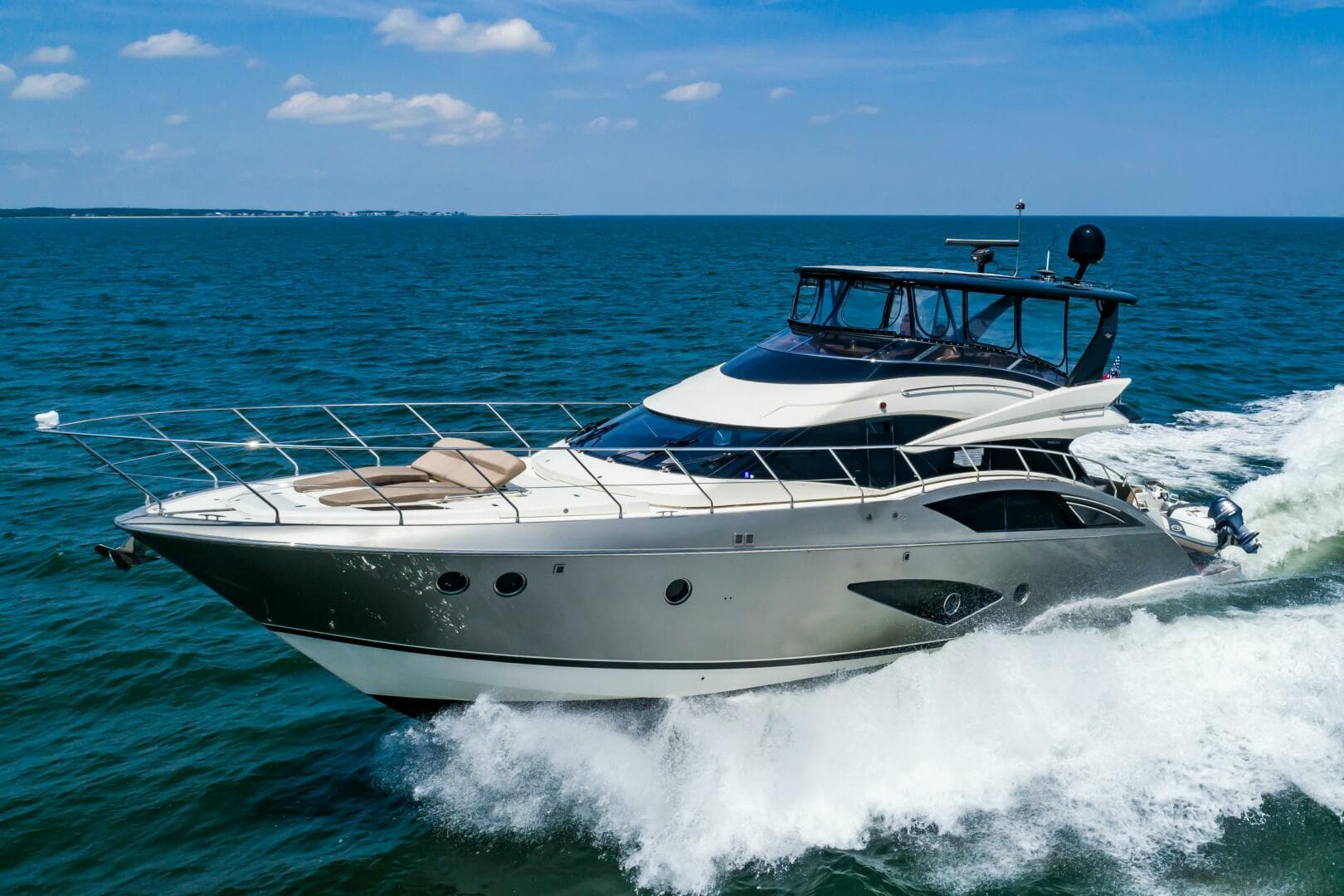 2013 Marquis 63 Sport Yacht — photo 7