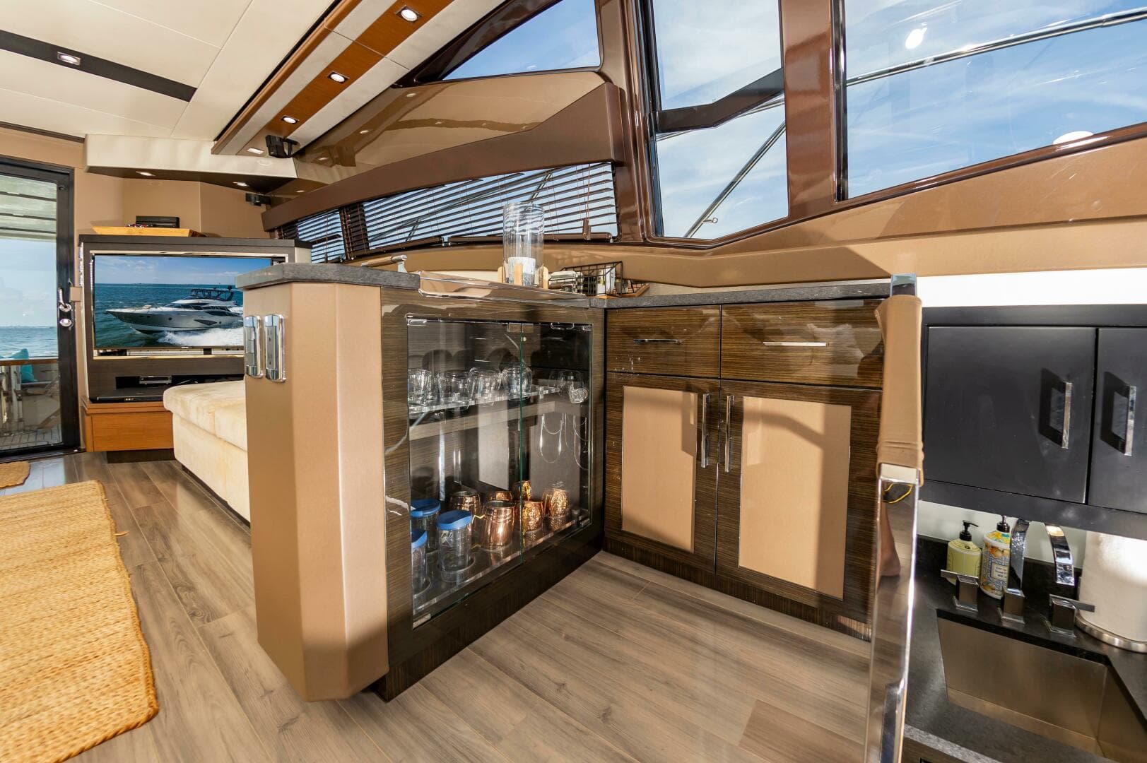 2013 Marquis 63 Sport Yacht — photo 30