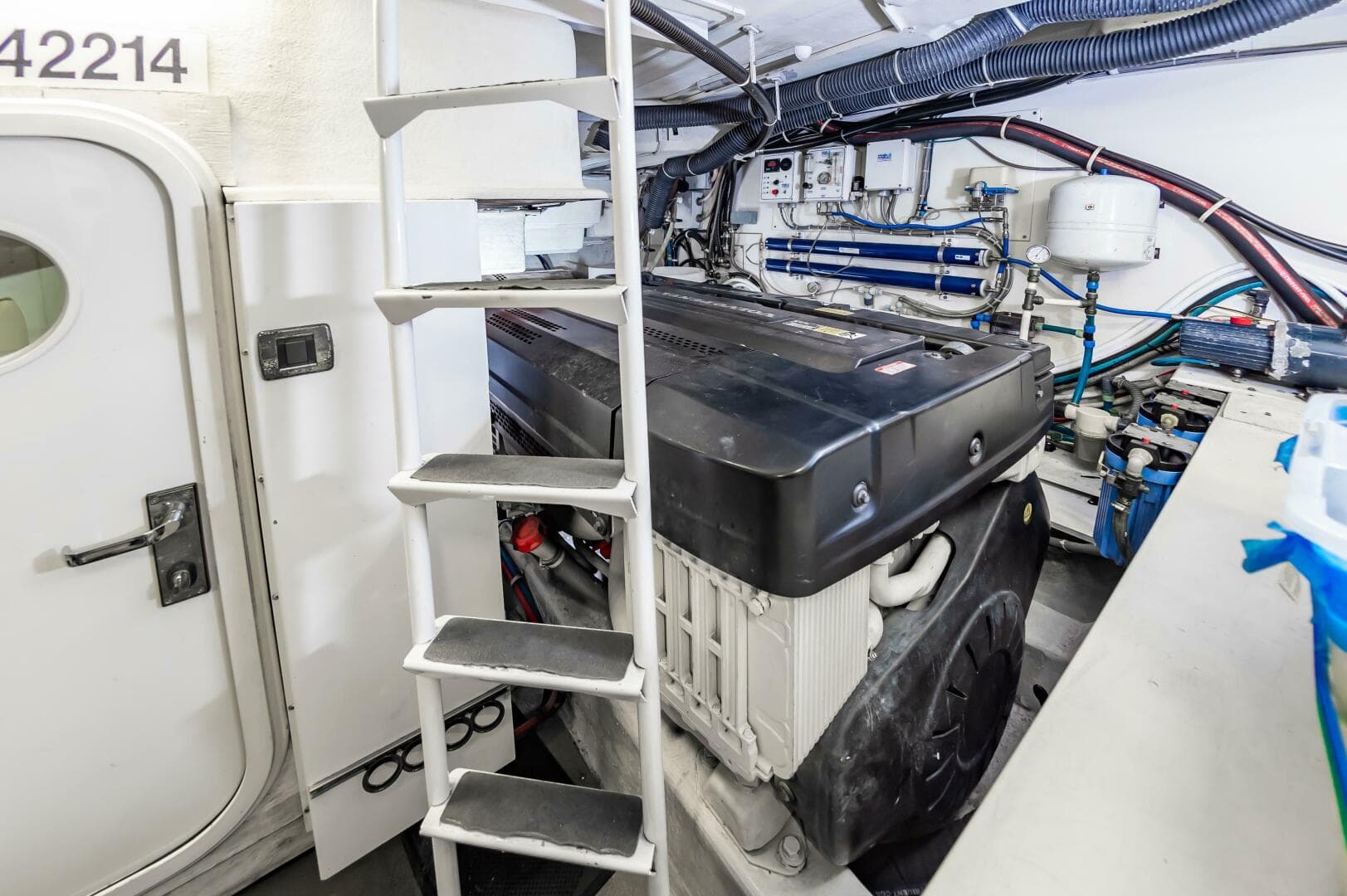 2013 Marquis 63 Sport Yacht — photo 75