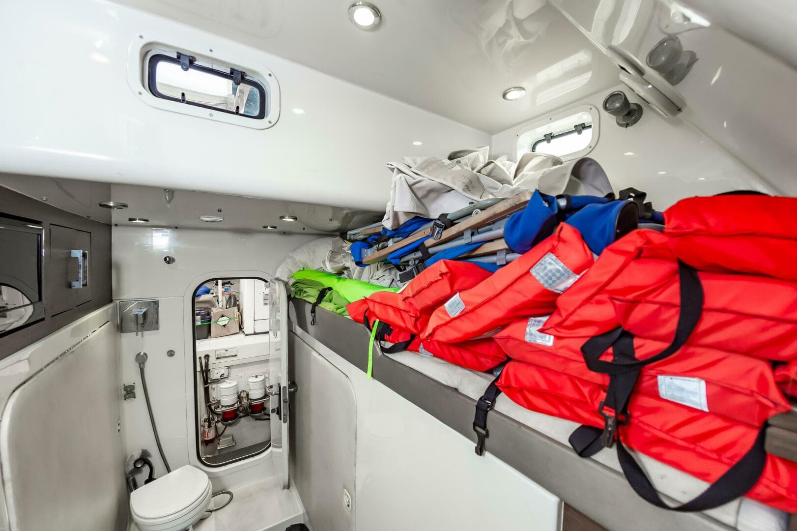 2013 Marquis 63 Sport Yacht — photo 86