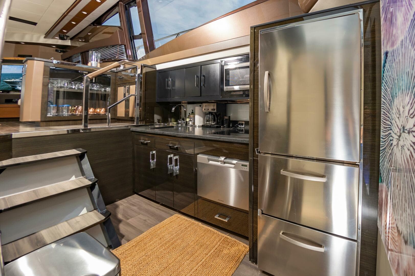 2013 Marquis 63 Sport Yacht — photo 38