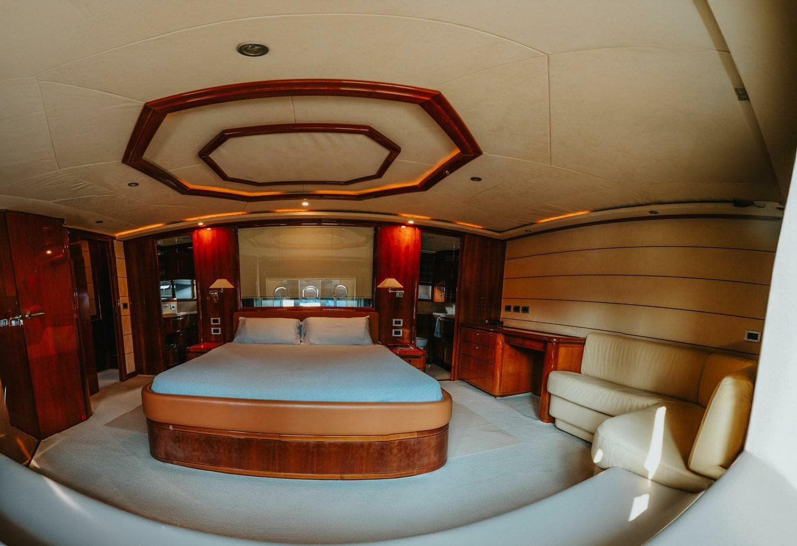 2007 Ferretti Yachts 881 — photo 17