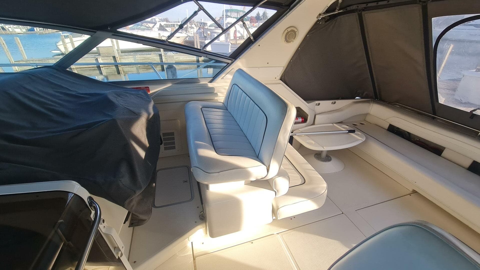 1995 Sea Ray 400 Express — photo 10