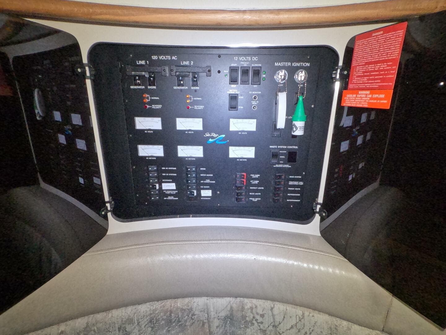 1995 Sea Ray 400 Express — photo 32