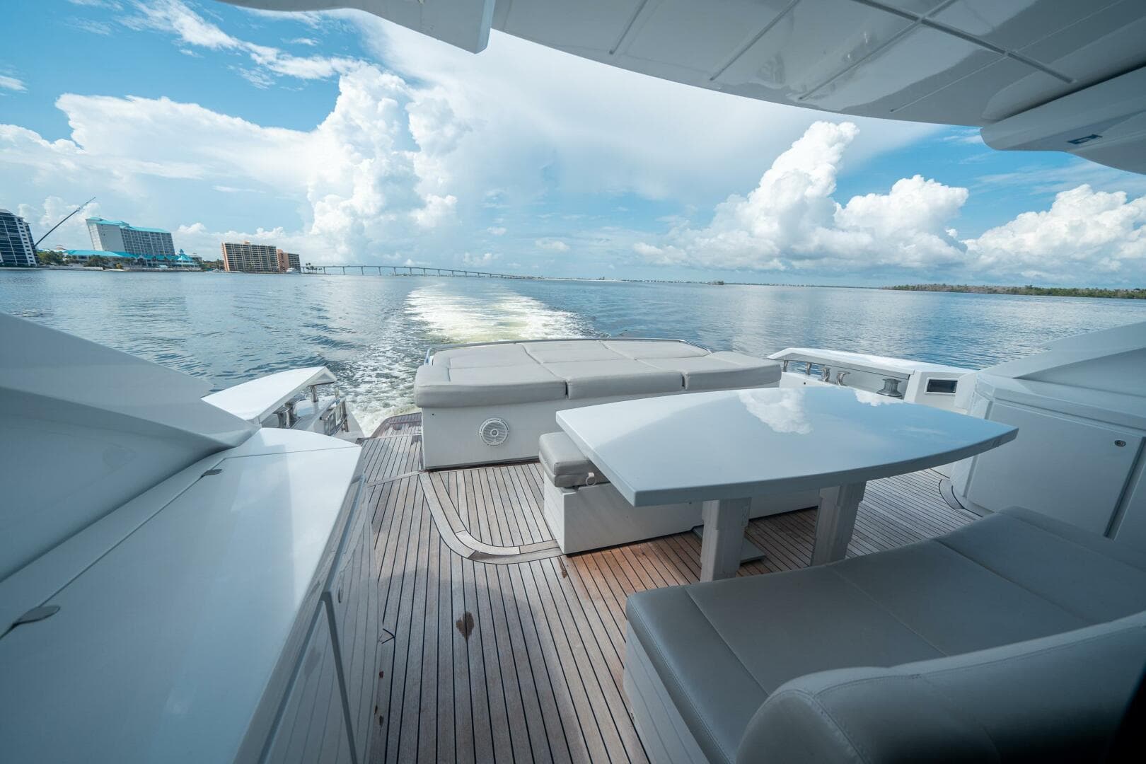 2010 Pershing 80 — photo 20