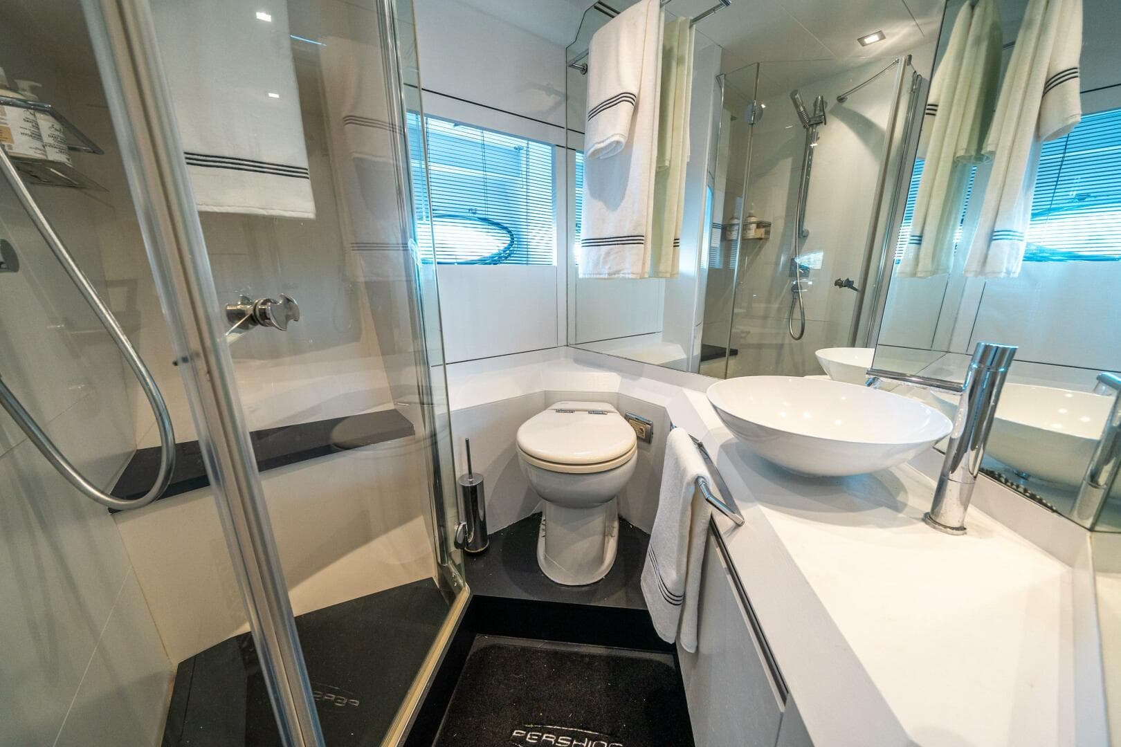 2010 Pershing 80 — photo 59