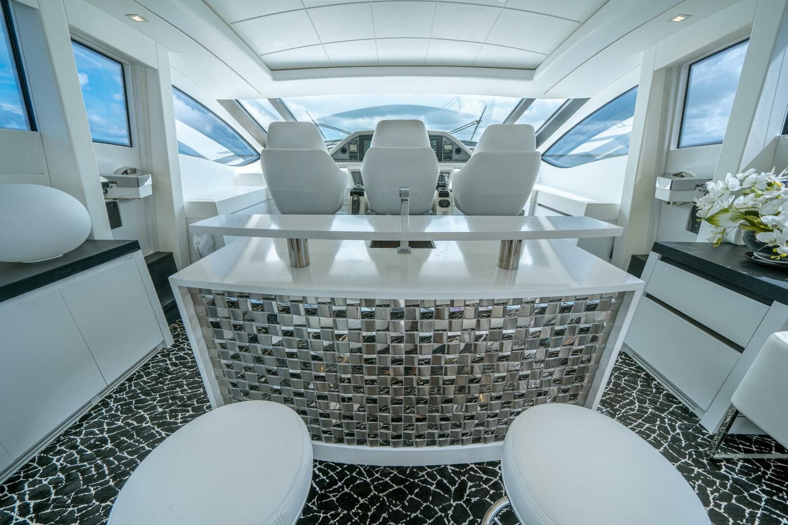 2010 Pershing 80 — photo 35