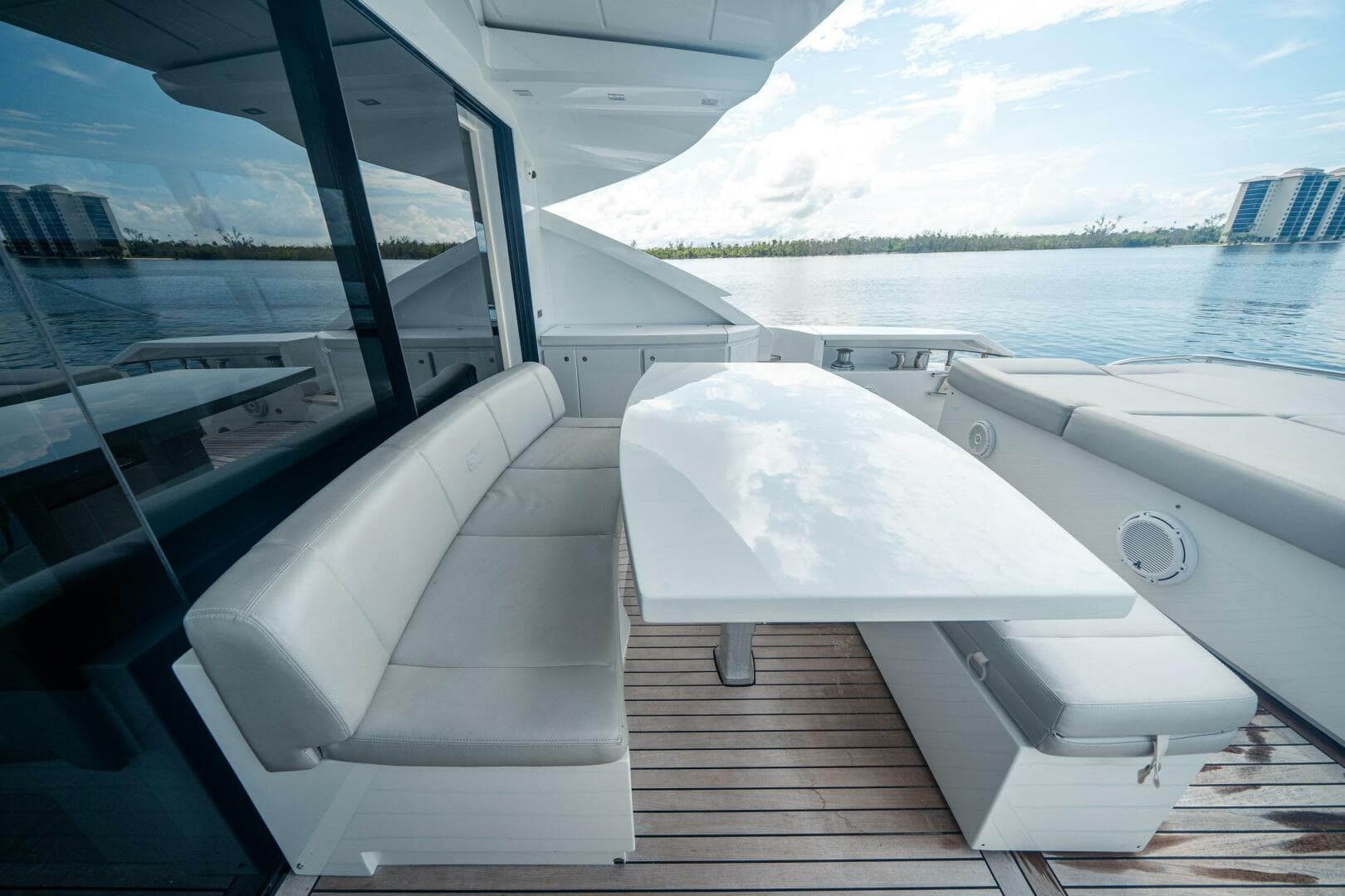 2010 Pershing 80 — photo 16