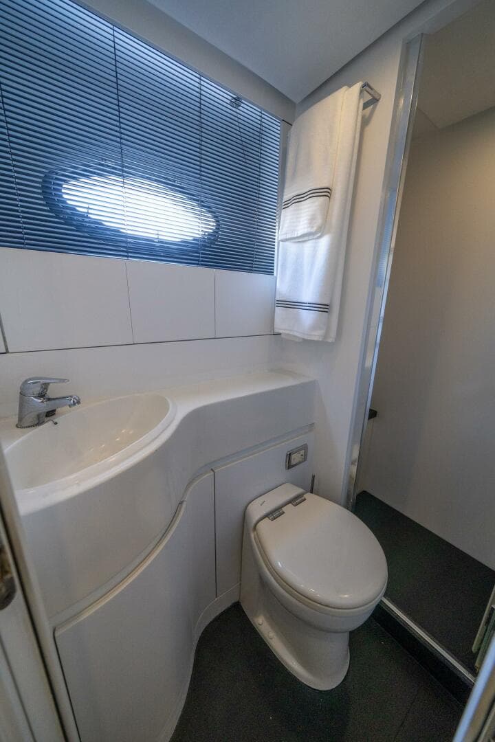 2010 Pershing 80 — photo 62