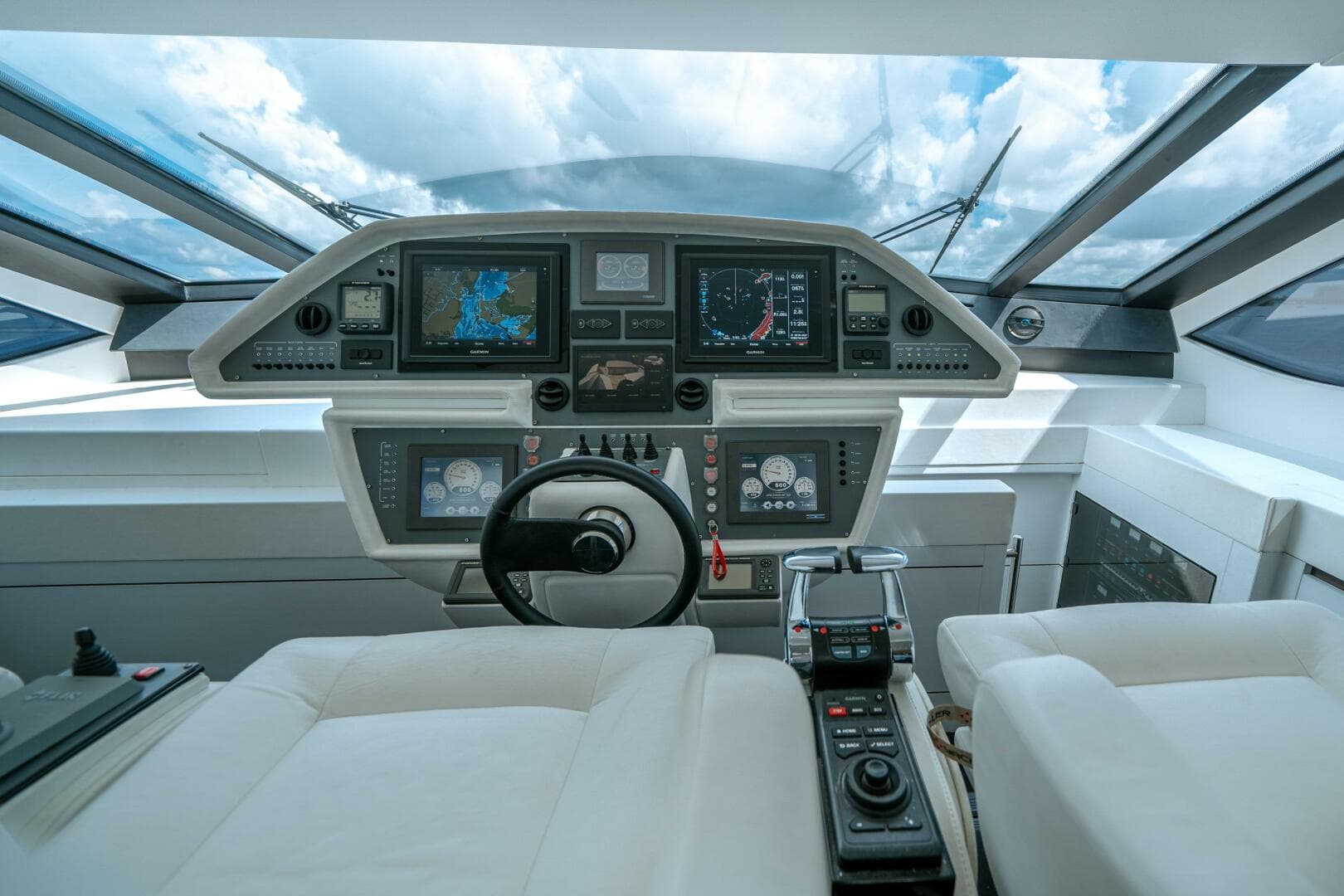 2010 Pershing 80 — photo 38