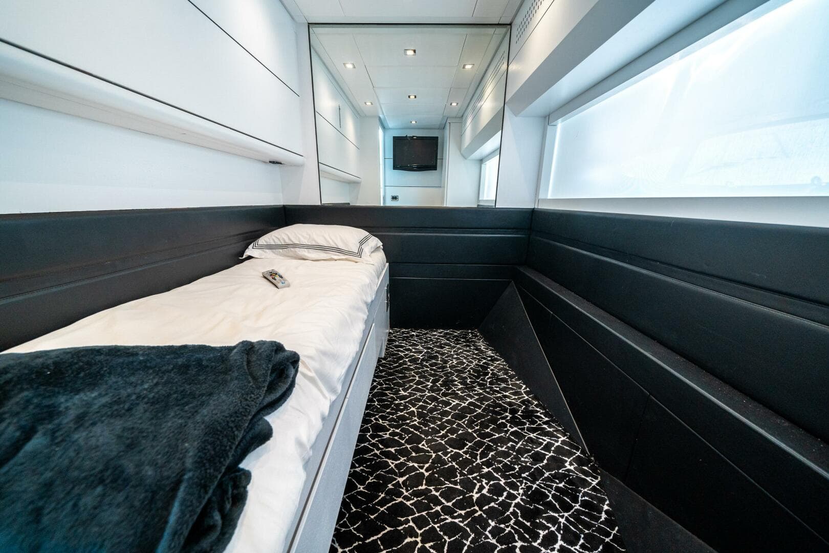 2010 Pershing 80 — photo 55