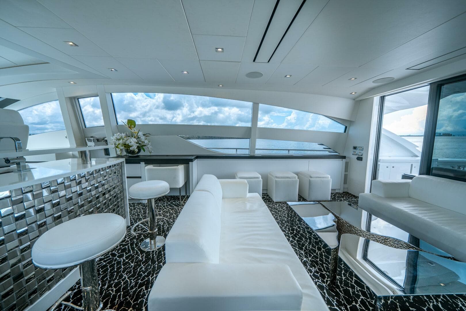 2010 Pershing 80 — photo 30