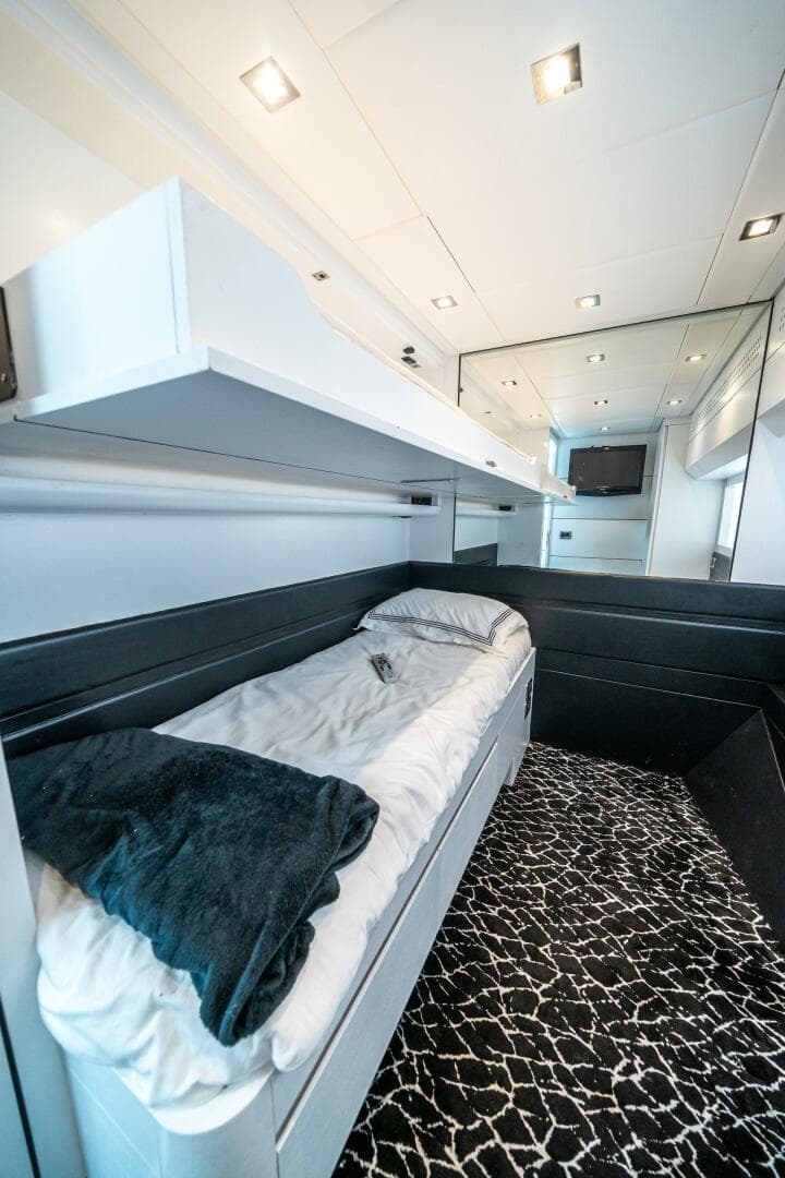 2010 Pershing 80 — photo 56