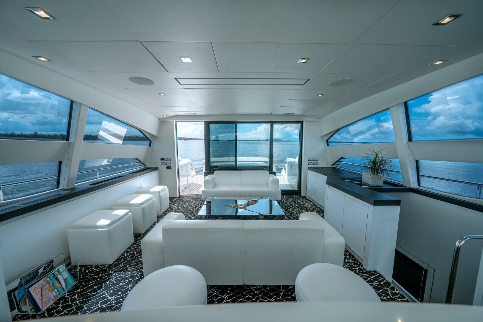 2010 Pershing 80 — photo 28