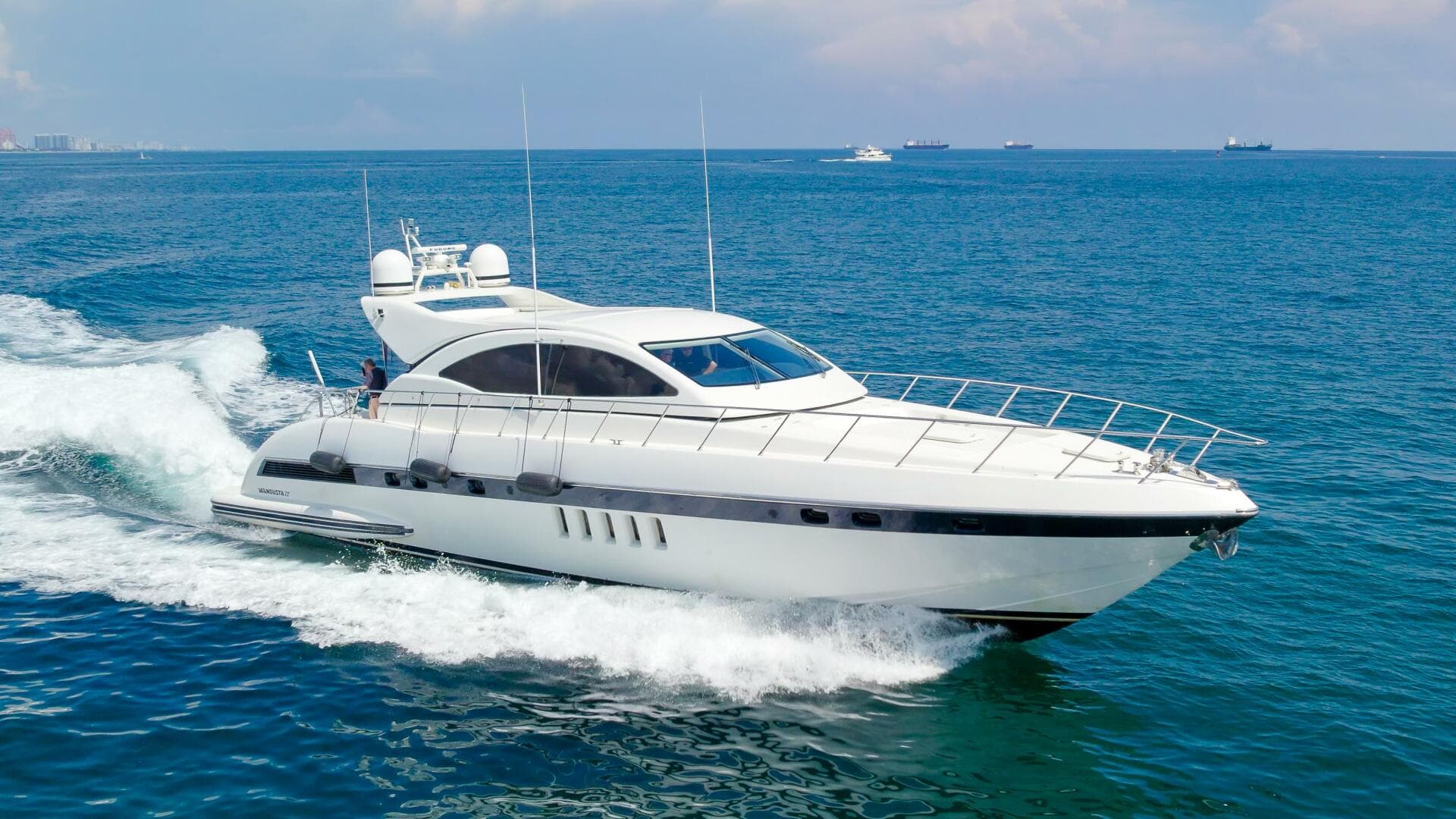 2001 Mangusta 72 — photo 12