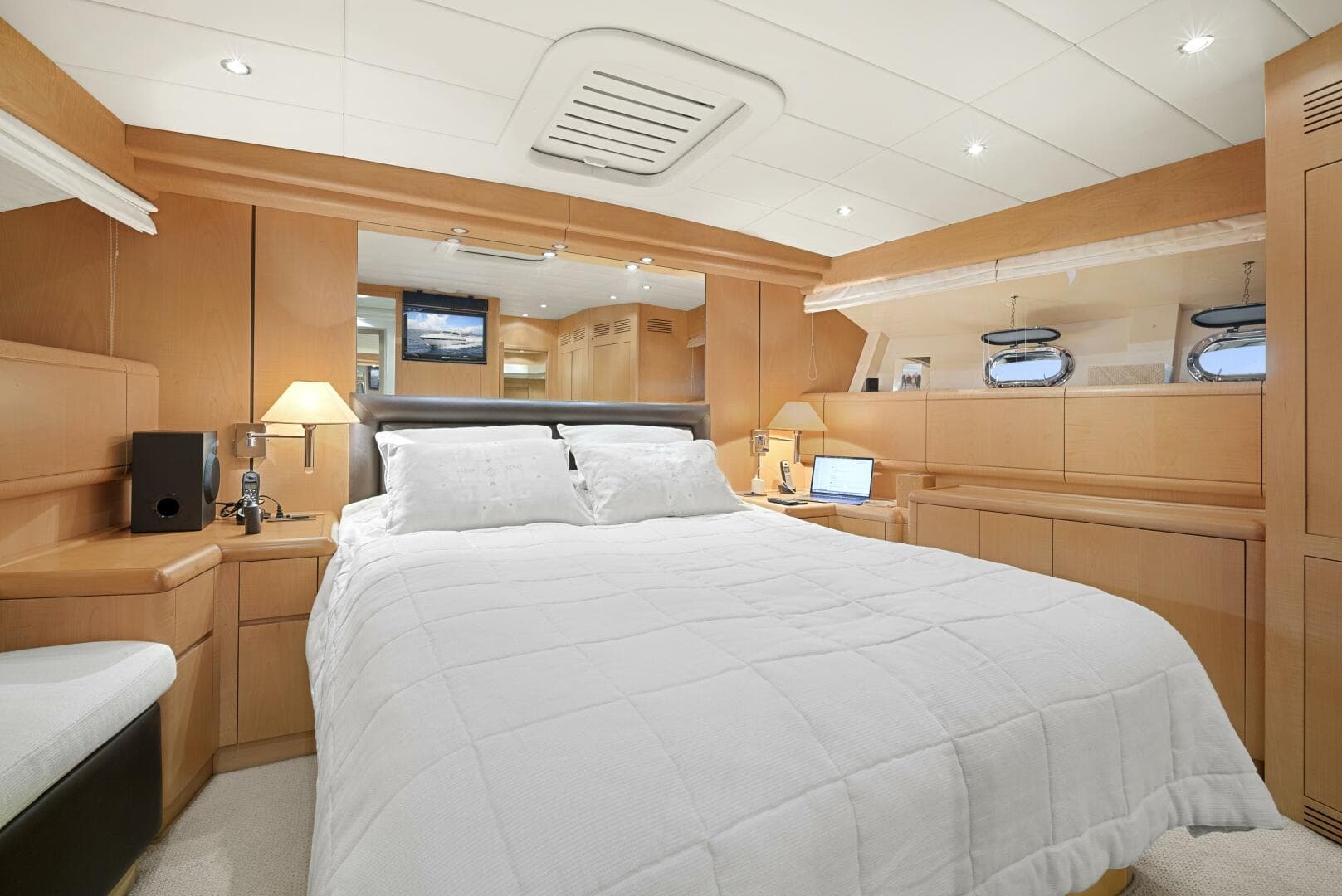 2001 Mangusta 72 — photo 56