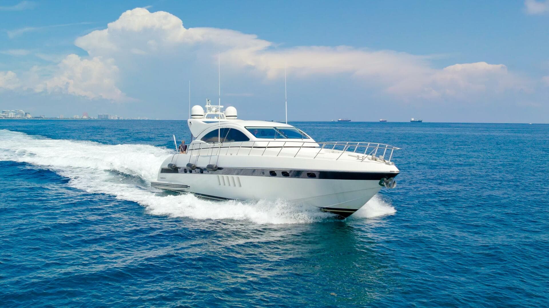 2001 Mangusta 72 — photo 19