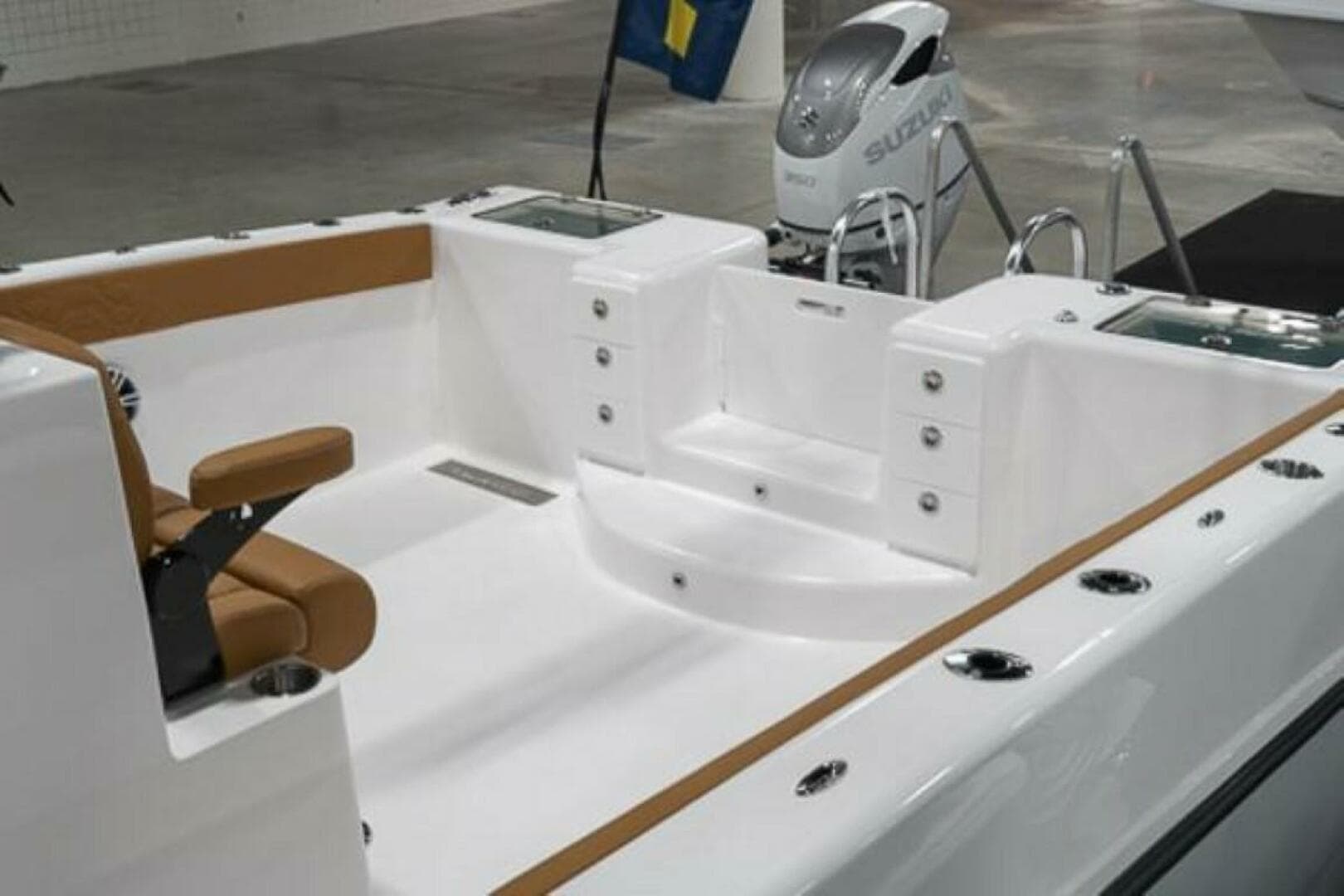 2023 Twin Vee 340 Gfx CC — photo 6