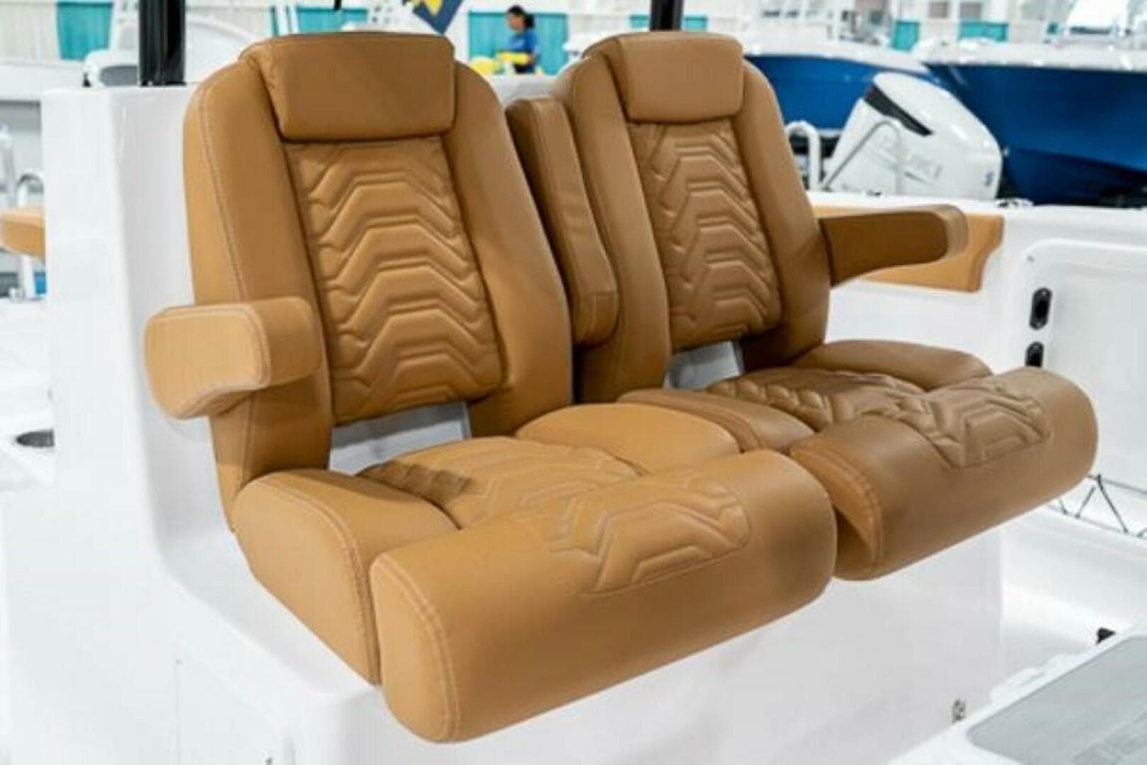 2023 Twin Vee 340 Gfx CC — photo 5