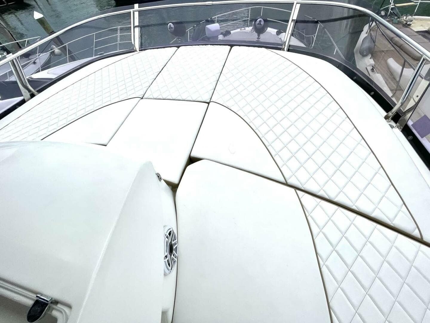 2013 Prestige 620 — photo 31